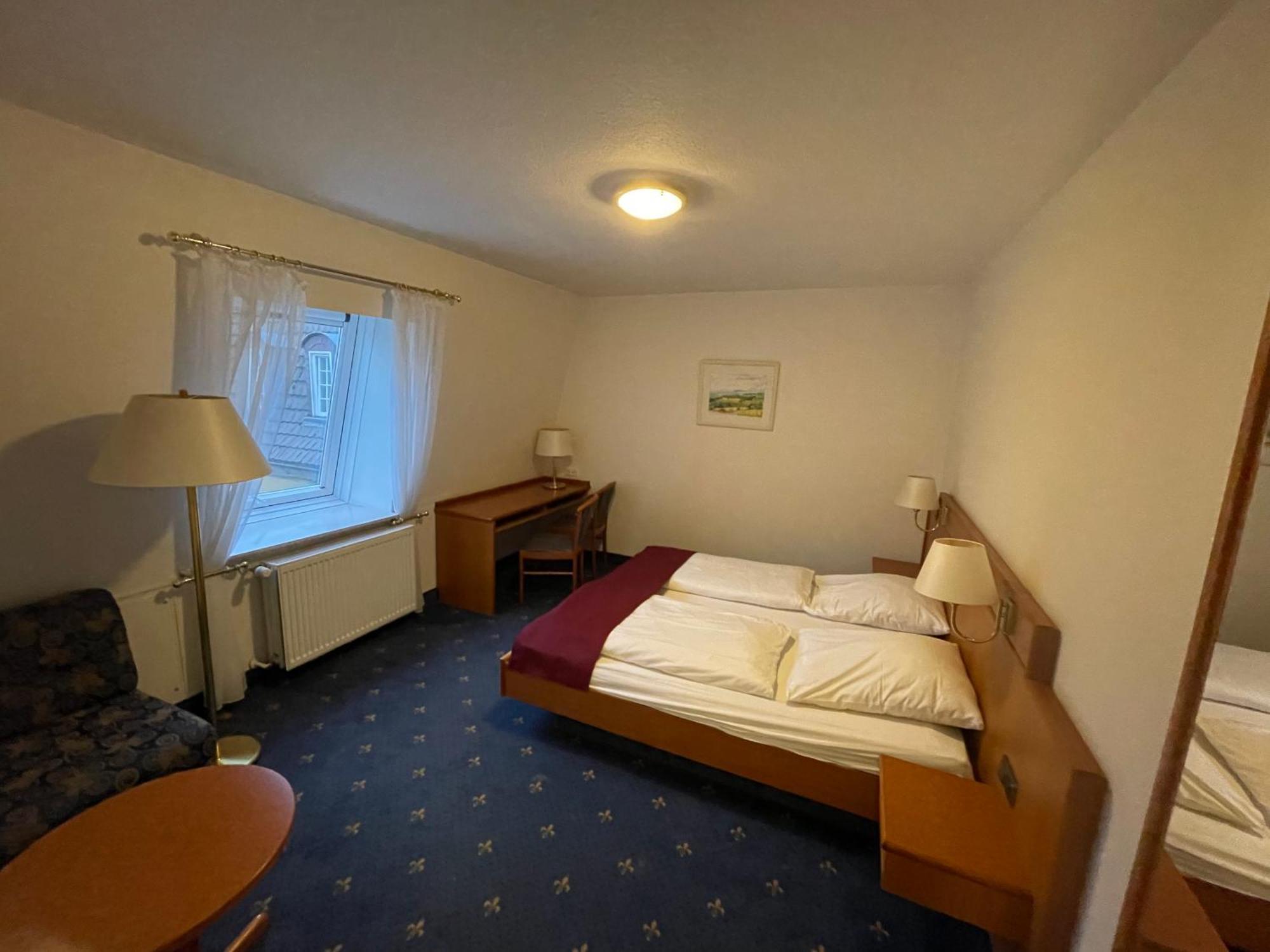 Hotel Schloss Hoehnscheid Bad Arolsen Bagian luar foto