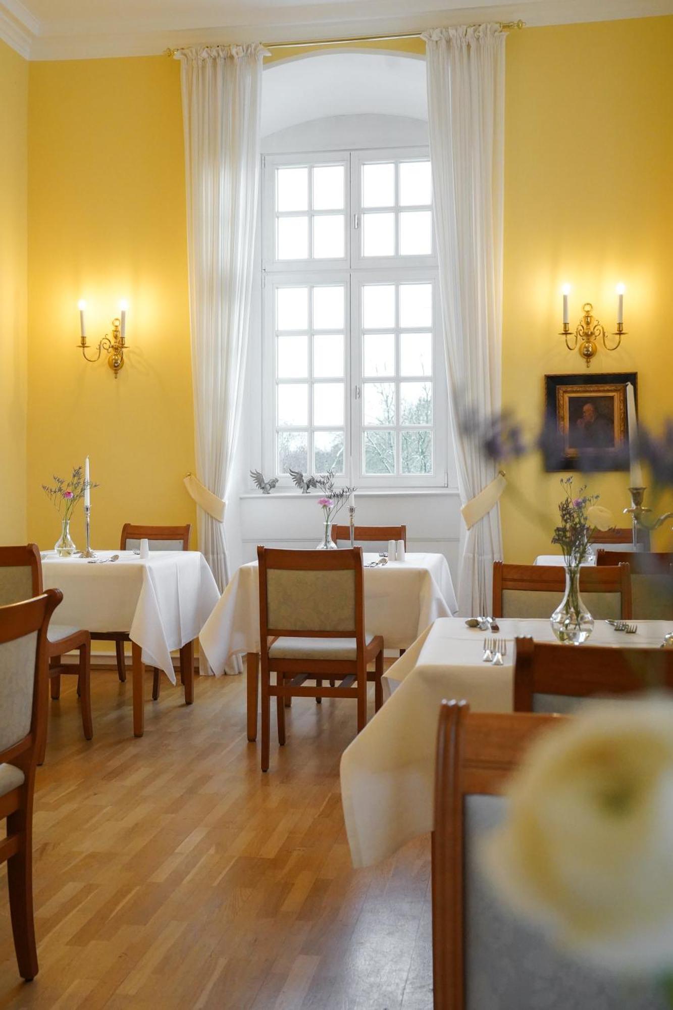 Hotel Schloss Hoehnscheid Bad Arolsen Bagian luar foto