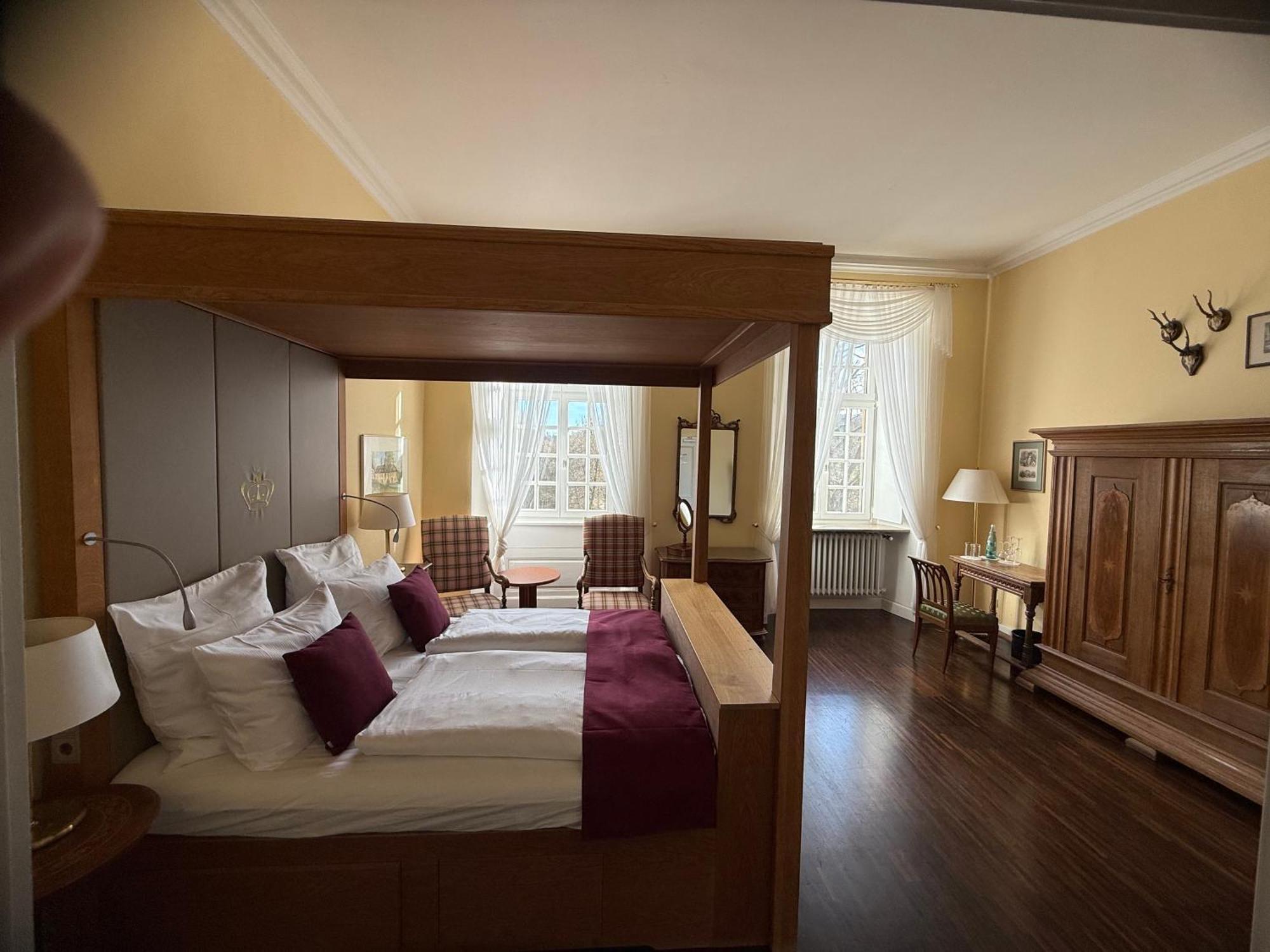 Hotel Schloss Hoehnscheid Bad Arolsen Bagian luar foto
